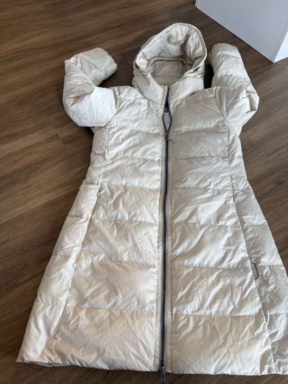 COACH - Cream Hooded Puffer Coat - Brand Unspecified - Picture 2 of 7